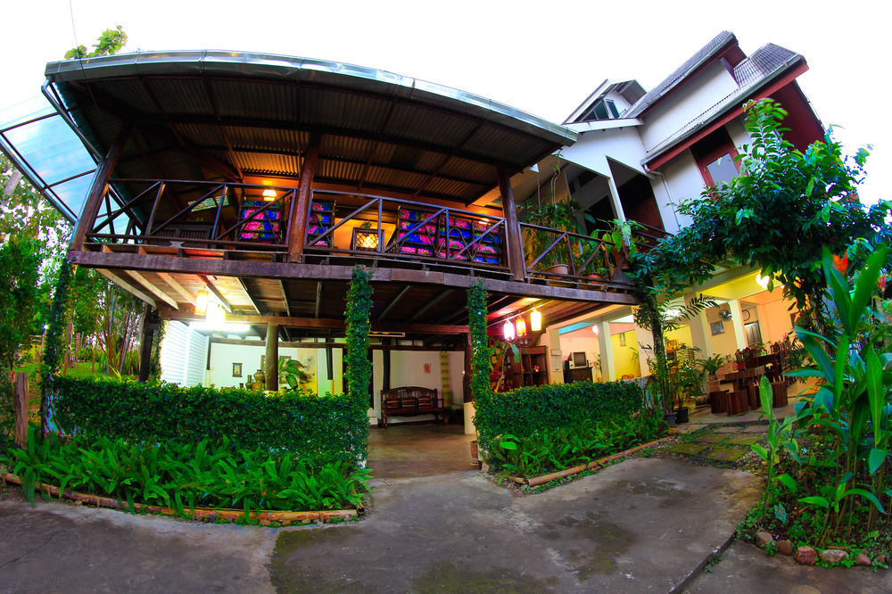 Baan Saleepai Hotel Exterior photo